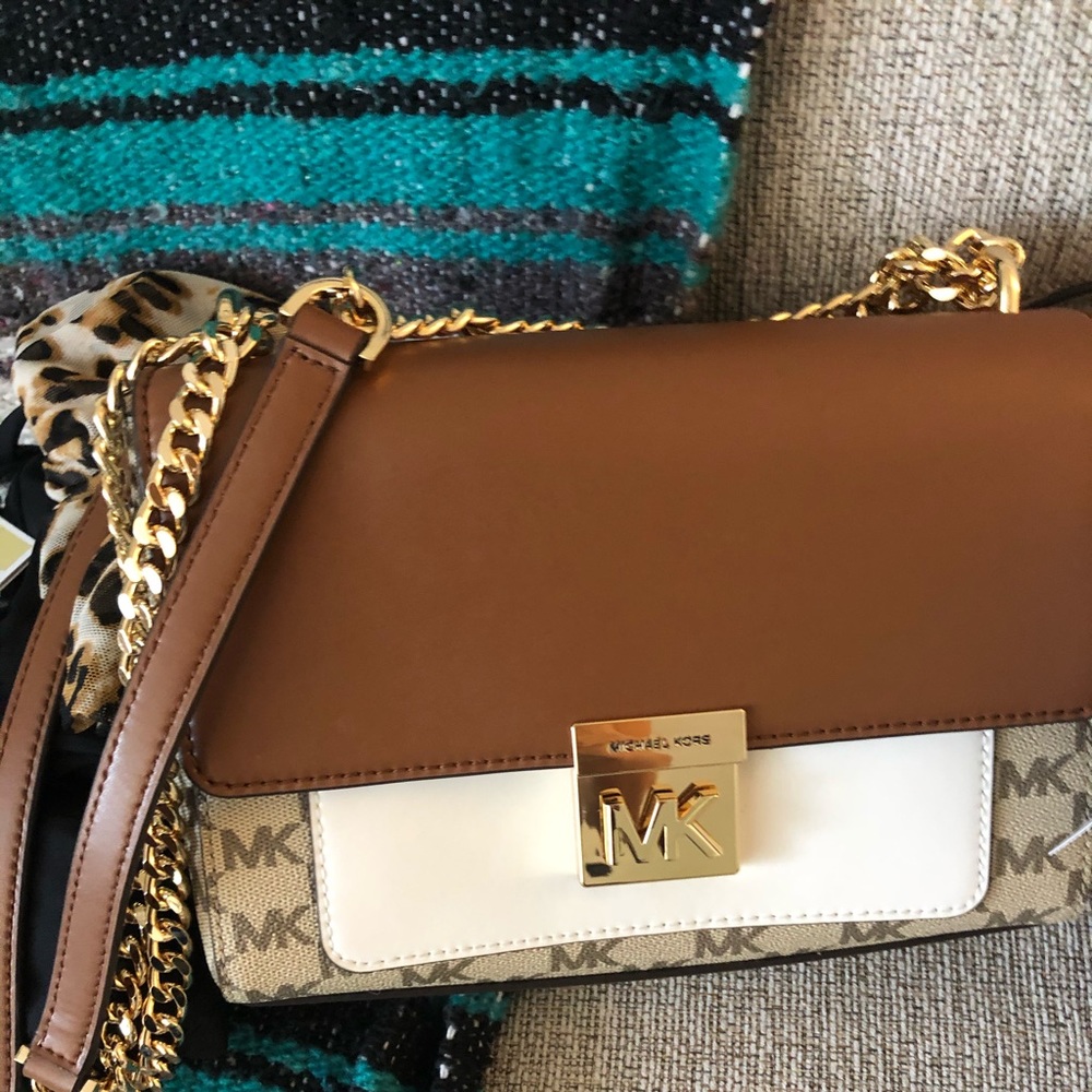 Love this new Michael Kors I got!